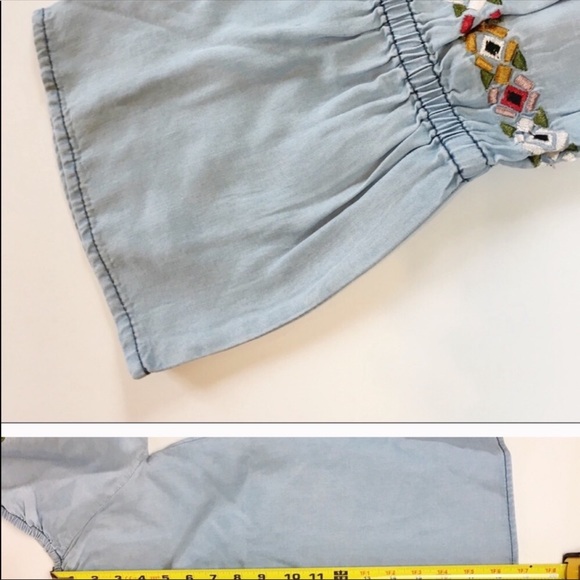 Cupcake and Cashmere Adrien off-the Shoulder Top - Picture 7 of 8